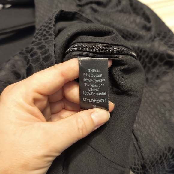 Do+Be Black Rushed Puff Sleeve Geometric Crop Top Gothic Sexy M whimsygoth - Picture 8 of 10